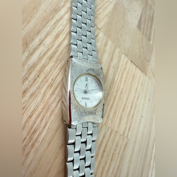 Retro fossil ladies silver tone watch NEW BATTERY main image 6